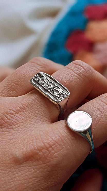 oval signet