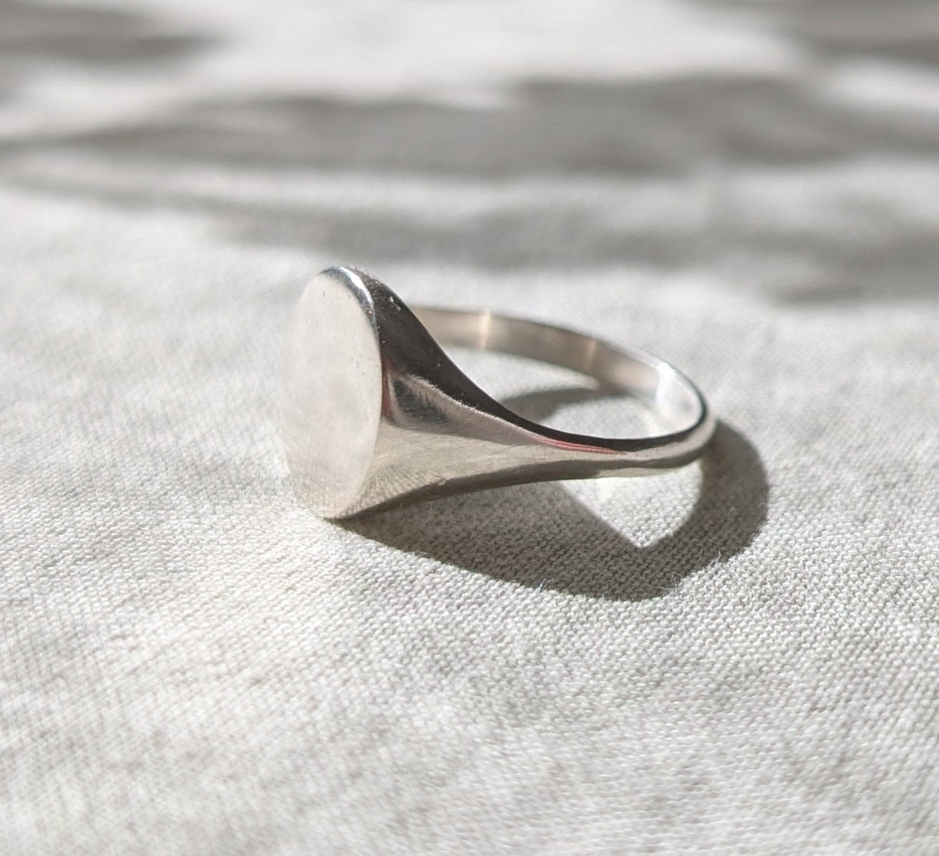 oval signet