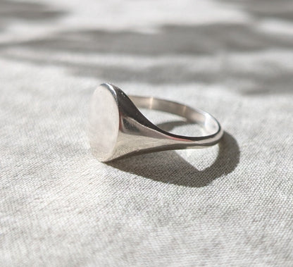 oval signet