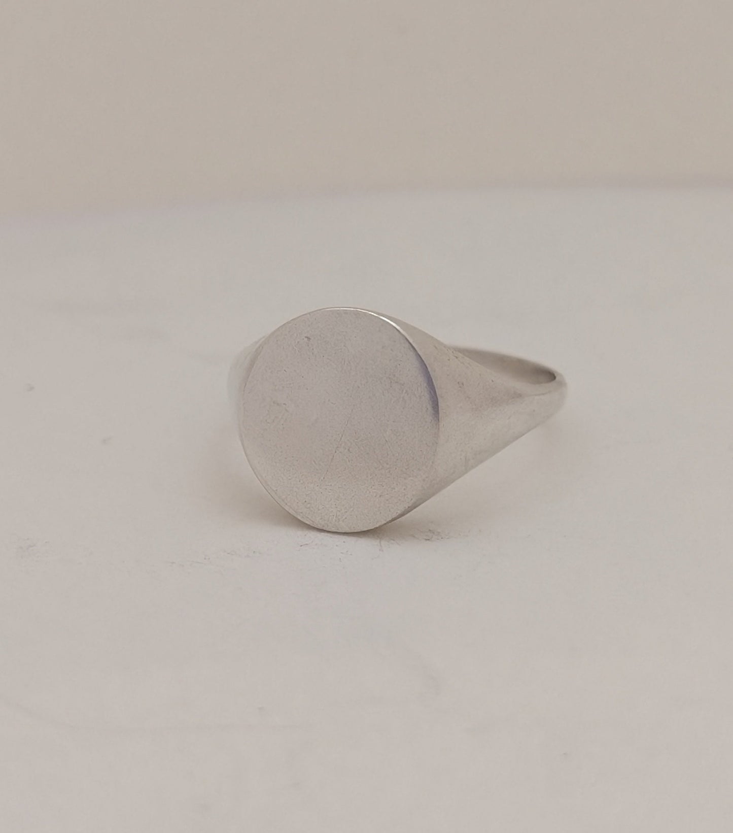 oval signet