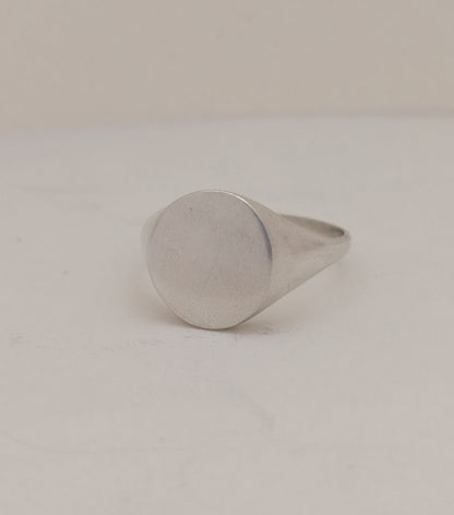oval signet