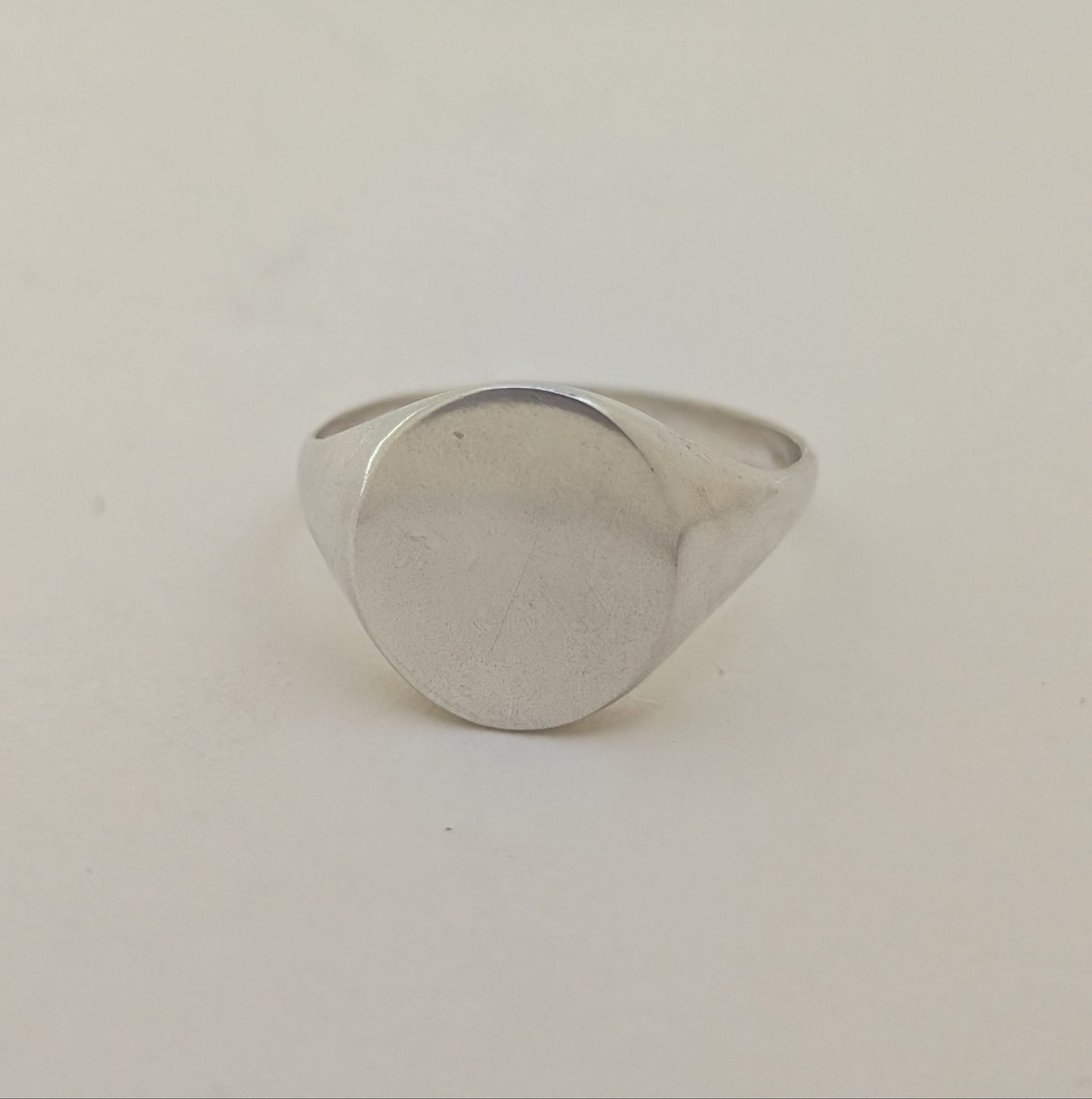 oval signet