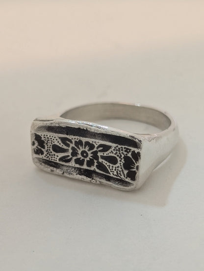 floral bar signet