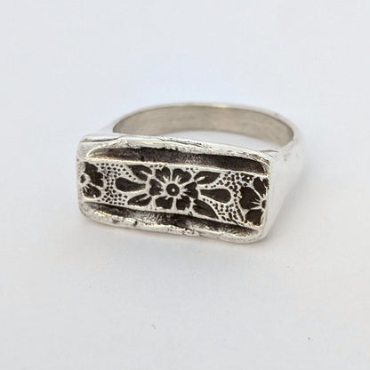 floral bar signet
