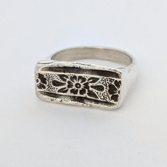 floral bar signet