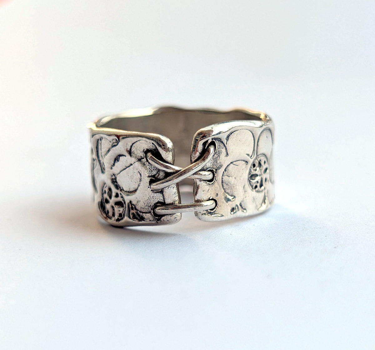 lace I ring
