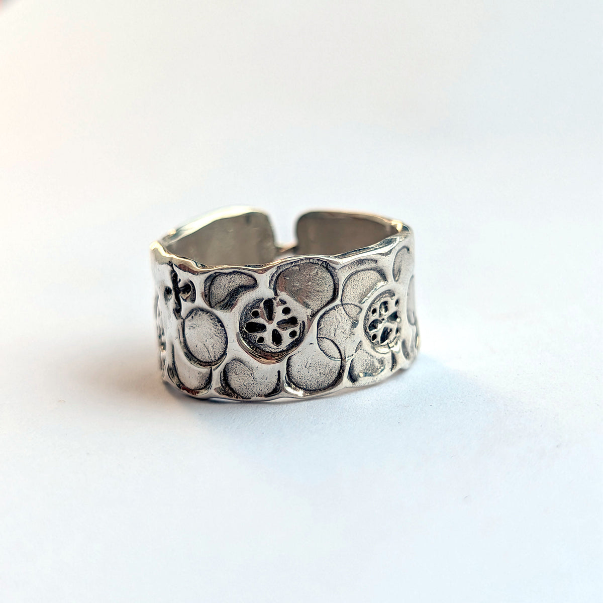 lace I ring