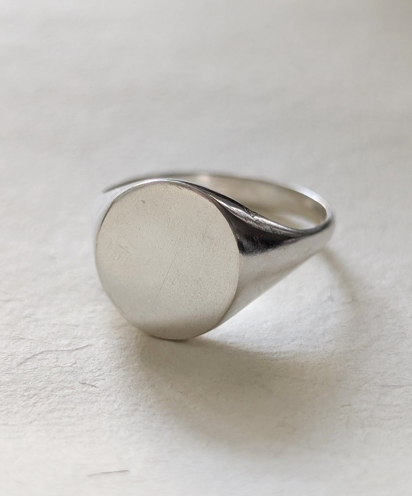 oval signet