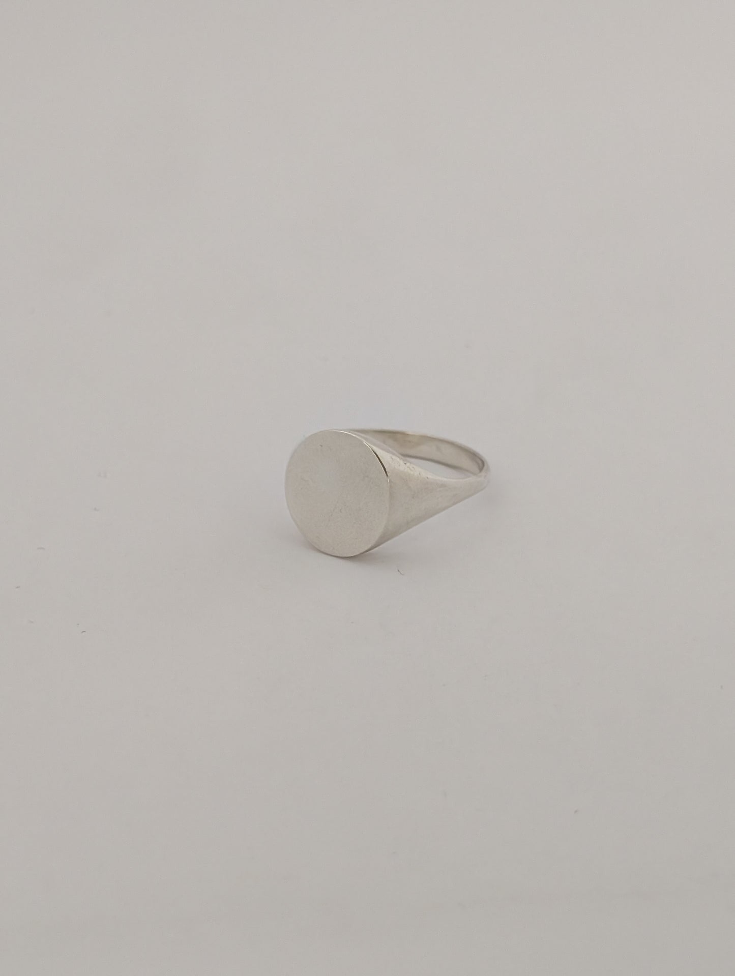oval signet